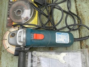 Draper 600w angle grinder in Sandown