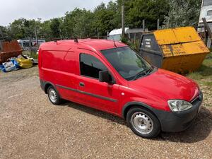 Vauxhall Combo 1.2 diesel mechanicallly sound ,drives lovely 12 mths mot in Totland Bay