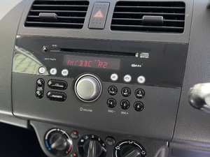Automatic Suzuki Swift GLX 1.5L Petrol 5dr Hatchback Finished in Silver