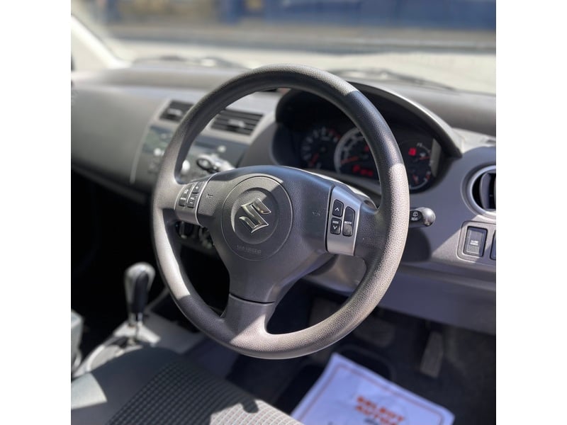 Automatic Suzuki Swift GLX 1.5L Petrol 5dr Hatchback Finished in Silver