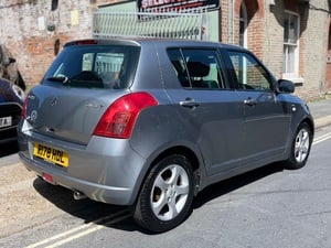 Automatic Suzuki Swift GLX 1.5L Petrol 5dr Hatchback Finished in Silver