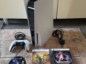 PlayStation 5 - PS5 disc edition with 3 x games in Freshwater