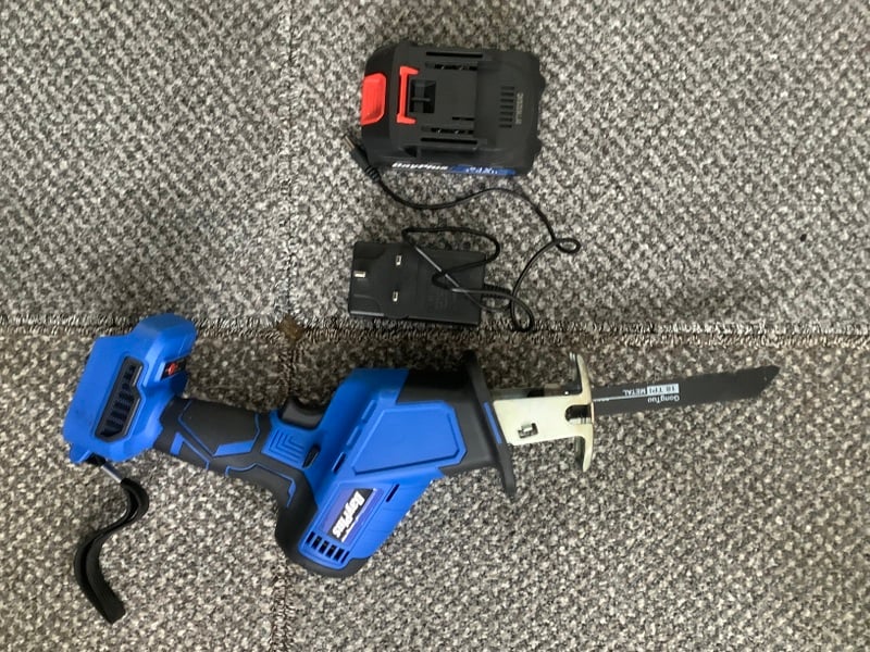 DAYPLUS Garden / Pruning Cordless Saw Saws