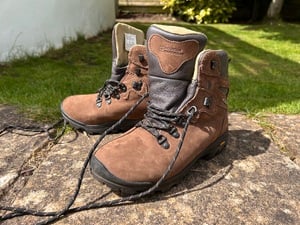 Walking boots 5.5 in Sandown