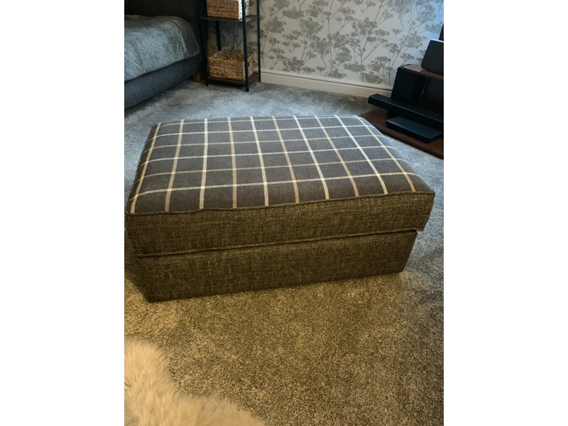 Large foot stool Other Seating in Ryde