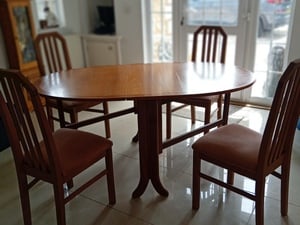 Folding table & four chairs in Ventnor