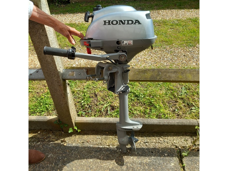 Honda 2.3 outboard in Bembridge