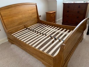 Beautiful Solid Oak Sleigh Bed - Double in Bembridge