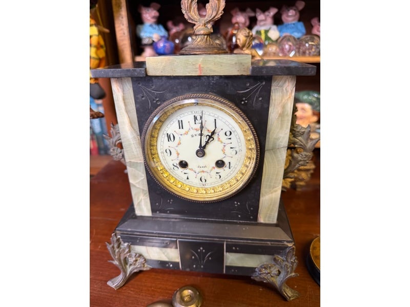 Beautiful antique French mantle clock vgc in Sandown