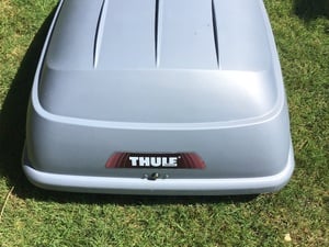 Thule Polar 100 car roof box in Newport