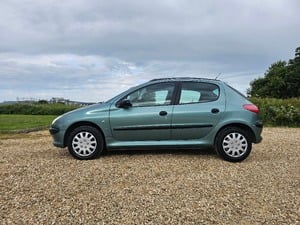 2001-Y Peugeot 206 LX Auto